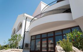 Domus Albus